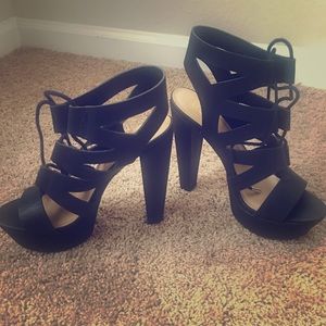 Size 10 black sandal